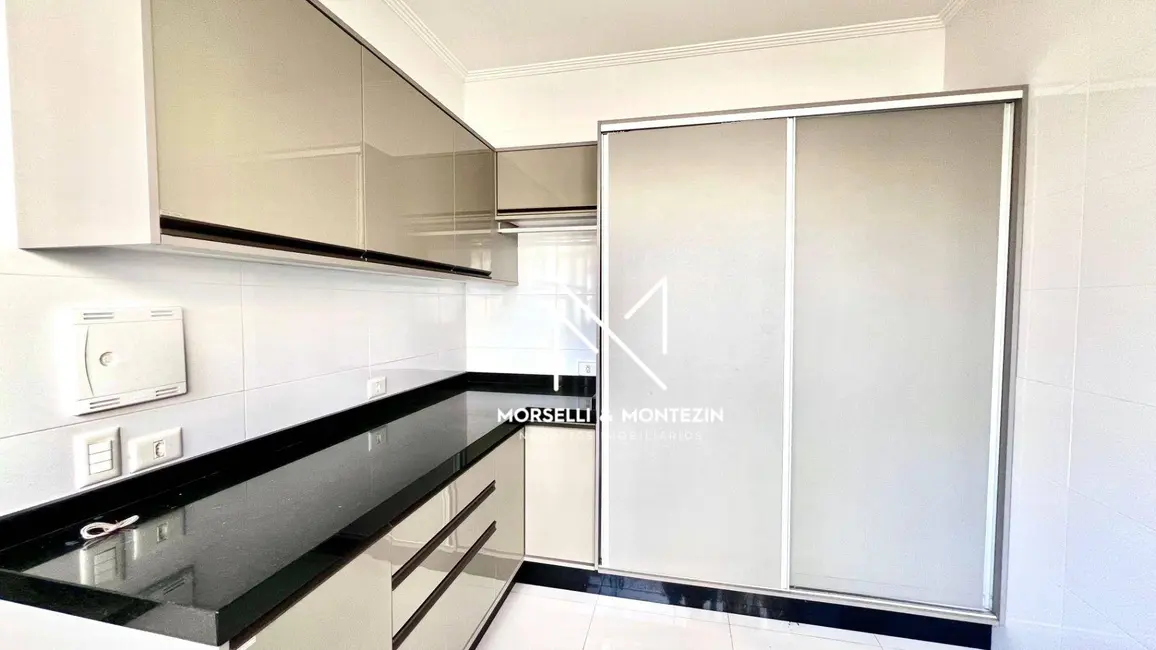 Casa com 4 quartos à venda, 600m2 em Judith, Londrina - PR - imagem 8 Foto 8 de Casa com 4 quartos à venda, 600m2 em Judith, Londrina - PR