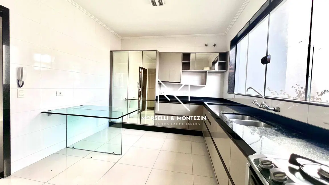 Casa com 4 quartos à venda, 600m2 em Judith, Londrina - PR - imagem 6 Foto 6 de Casa com 4 quartos à venda, 600m2 em Judith, Londrina - PR