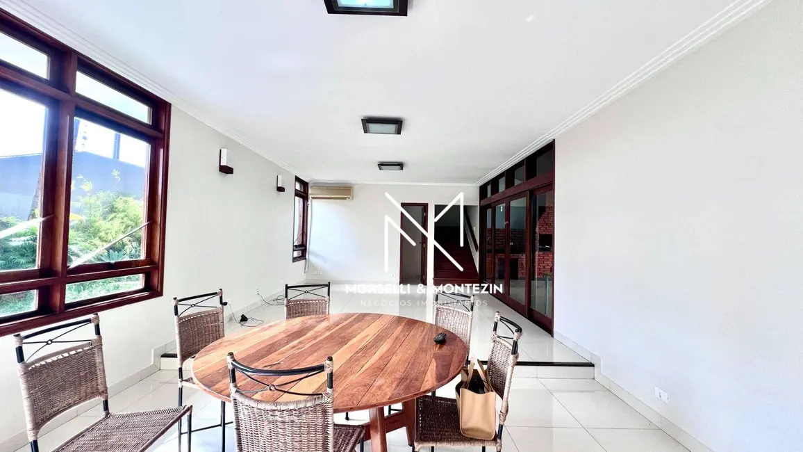 Casa com 4 quartos à venda, 600m2 em Judith, Londrina - PR - imagem 4 Foto 4 de Casa com 4 quartos à venda, 600m2 em Judith, Londrina - PR