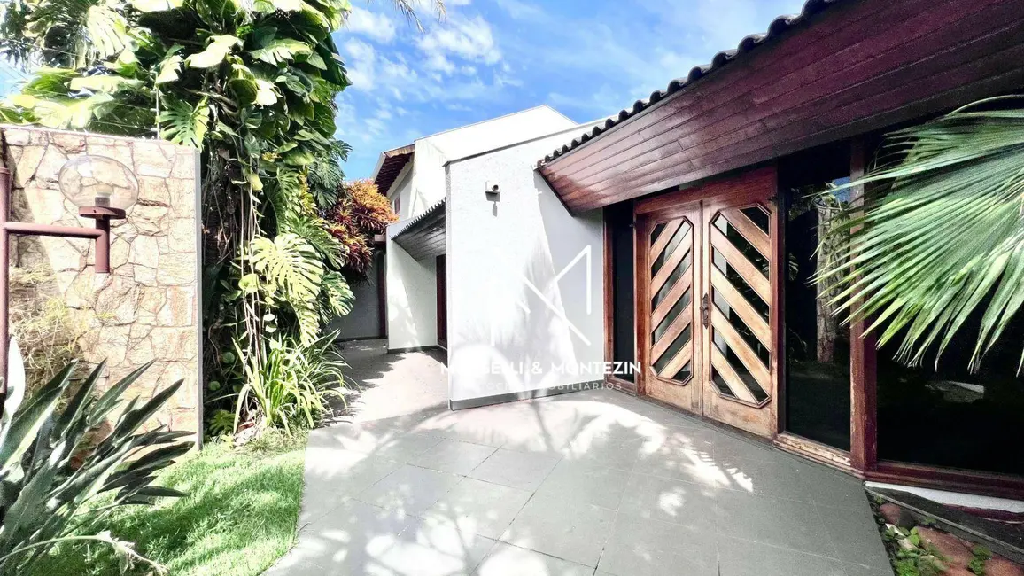 Casa com 4 quartos à venda, 600m2 em Judith, Londrina - PR - imagem 1 Foto 1 de Casa com 4 quartos à venda, 600m2 em Judith, Londrina - PR