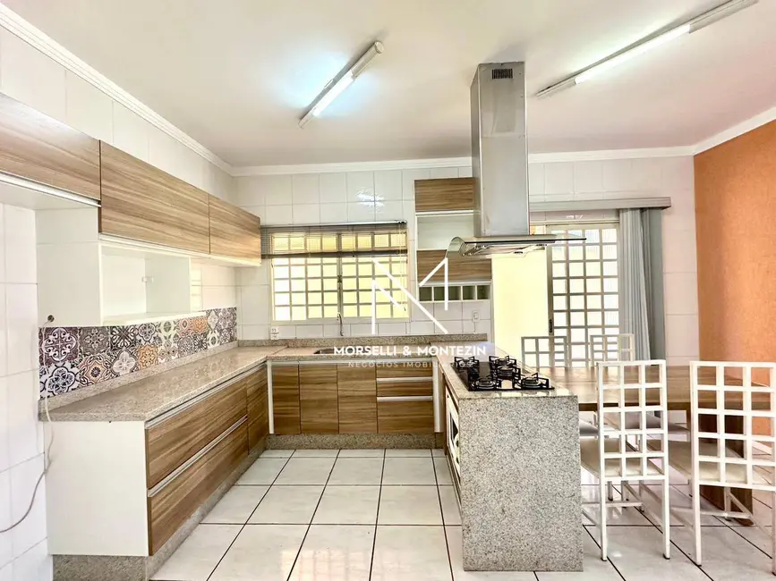 Casa de Condomínio com 3 quartos à venda, 200m2 em Jardim Colúmbia D, Londrina - PR - imagem 1 Foto 1 de Casa de Condomínio com 3 quartos à venda, 200m2 em Jardim Colúmbia D, Londrina - PR
