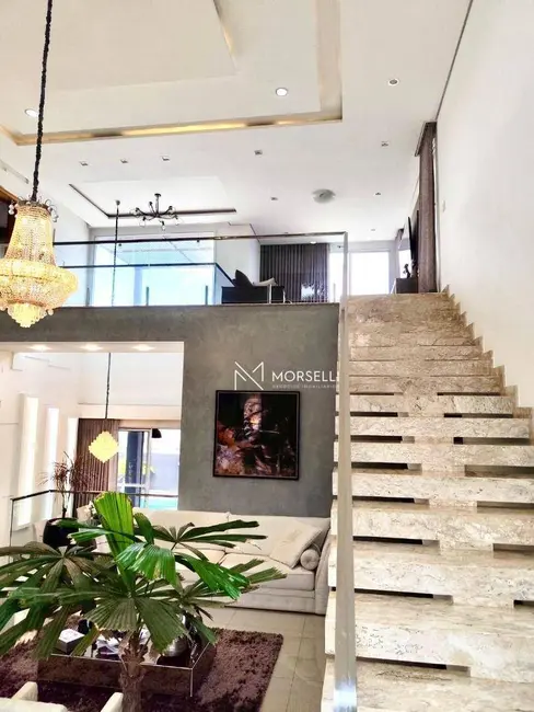 Casa de Condomínio com 3 quartos à venda, 500m2 em Londrina - PR - imagem 2 Foto 2 de Casa de Condomínio com 3 quartos à venda, 500m2 em Londrina - PR