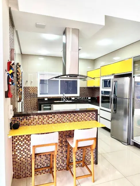 Casa de Condomínio com 3 quartos à venda, 500m2 em Londrina - PR - imagem 8 Foto 8 de Casa de Condomínio com 3 quartos à venda, 500m2 em Londrina - PR