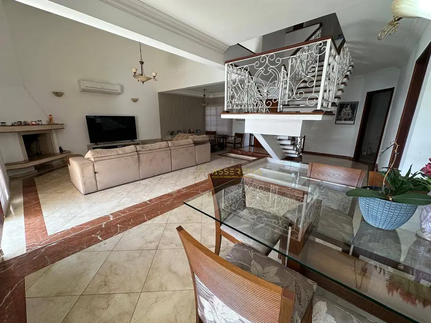 Casa de Condomínio com 4 quartos à venda e para alugar, 532m2 em Sao Jose Dos Campos - SP - imagem 6 Foto 6 de Casa de Condomínio com 4 quartos à venda e para alugar, 532m2 em Sao Jose Dos Campos - SP