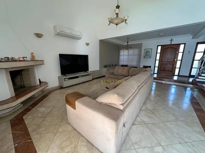 Casa de Condomínio com 4 quartos à venda e para alugar, 532m2 em Sao Jose Dos Campos - SP - imagem 2 Foto 2 de Casa de Condomínio com 4 quartos à venda e para alugar, 532m2 em Sao Jose Dos Campos - SP