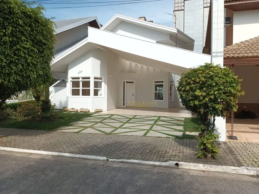 Foto 1 de Casa de Condomínio com 4 quartos para alugar, 360m2 em Sao Jose Dos Campos - SP
