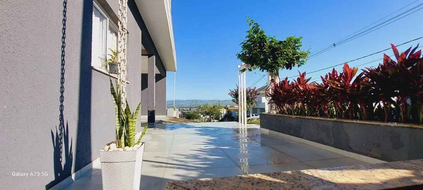 Foto 4 de Casa de Condomínio com 3 quartos à venda, 300m2 em Cacapava - SP