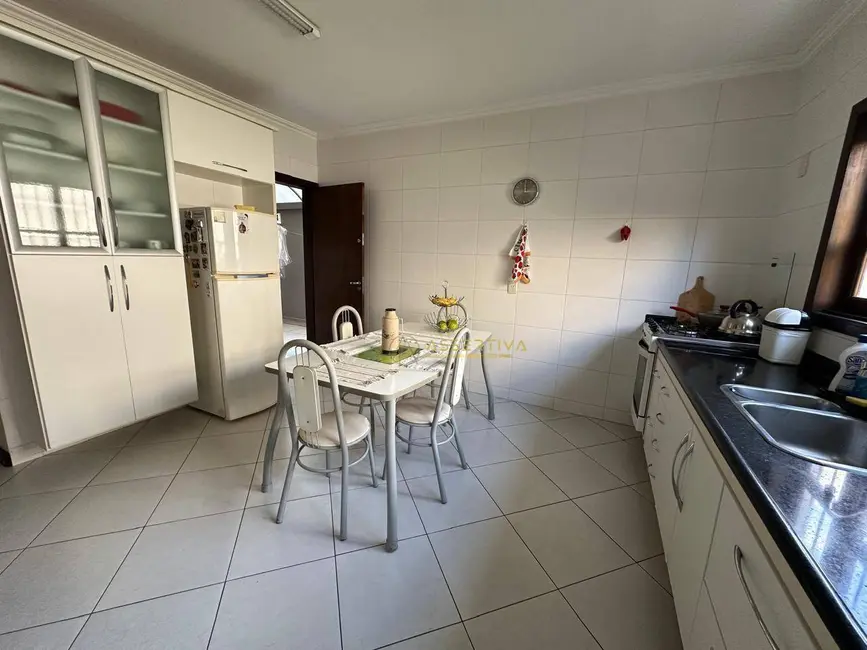 Foto 9 de Casa de Condomínio com 4 quartos à venda, 326m2 em Sao Jose Dos Campos - SP