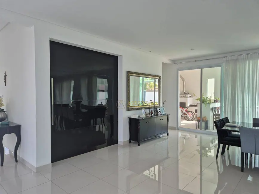 Casa de Condomínio com 4 quartos à venda, 1300m2 em Sao Jose Dos Campos - SP - imagem 9 Foto 9 de Casa de Condomínio com 4 quartos à venda, 1300m2 em Sao Jose Dos Campos - SP