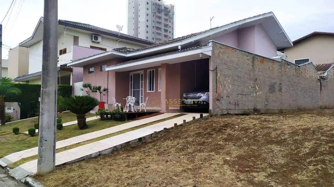 Foto 3 de Casa de Condomínio com 3 quartos à venda, 300m2 em Jacarei - SP