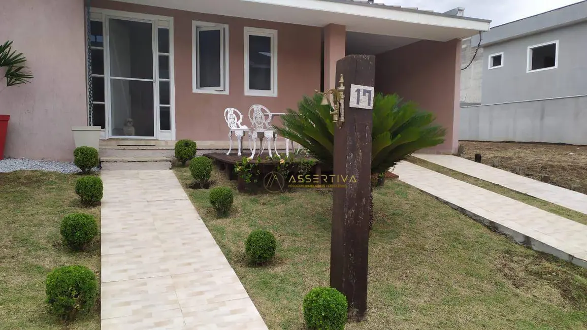 Foto 1 de Casa de Condomínio com 3 quartos à venda, 300m2 em Jacarei - SP