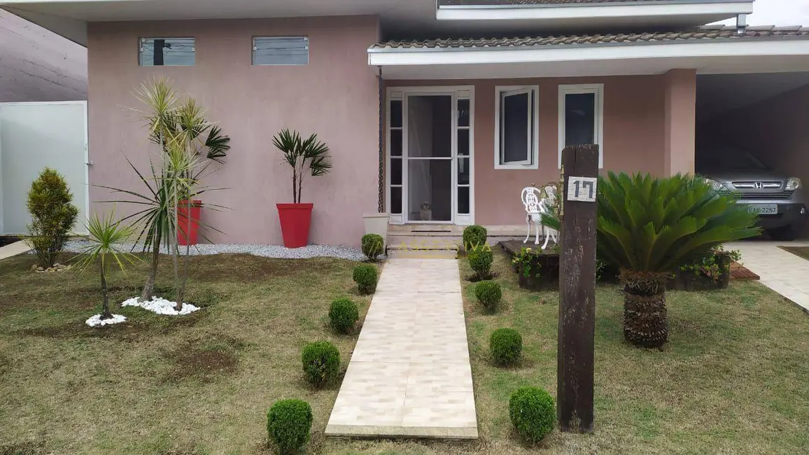 Foto 2 de Casa de Condomínio com 3 quartos à venda, 300m2 em Jacarei - SP