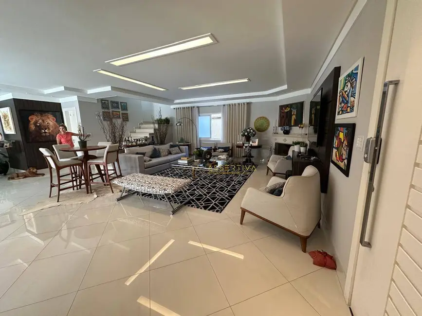 Foto 3 de Casa de Condomínio com 5 quartos à venda, 900m2 em Sao Jose Dos Campos - SP