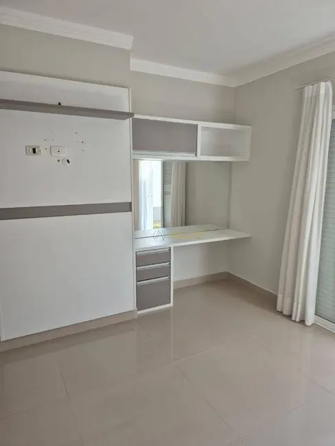 Casa de Condomínio com 3 quartos à venda e para alugar, 450m2 em Sao Jose Dos Campos - SP - imagem 8 Foto 8 de Casa de Condomínio com 3 quartos à venda e para alugar, 450m2 em Sao Jose Dos Campos - SP