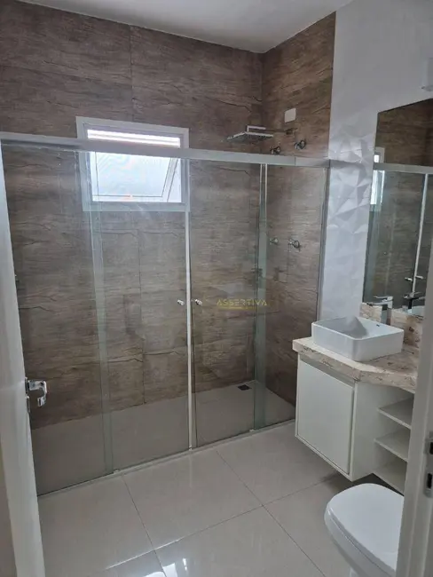 Casa de Condomínio com 3 quartos à venda e para alugar, 450m2 em Sao Jose Dos Campos - SP - imagem 5 Foto 5 de Casa de Condomínio com 3 quartos à venda e para alugar, 450m2 em Sao Jose Dos Campos - SP