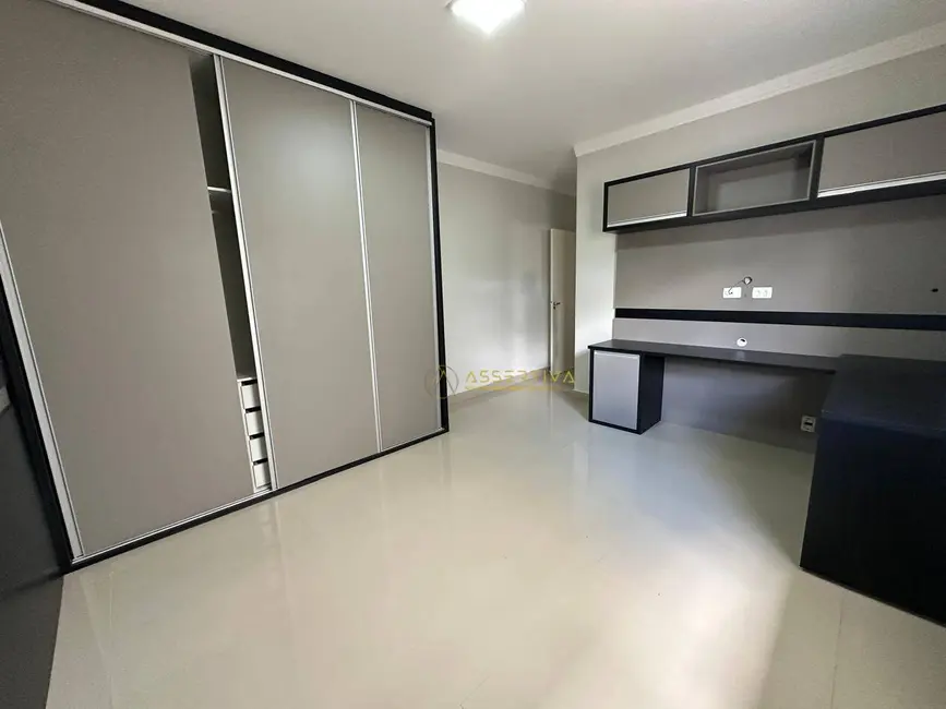 Foto 3 de Casa de Condomínio com 3 quartos à venda e para alugar, 450m2 em Sao Jose Dos Campos - SP