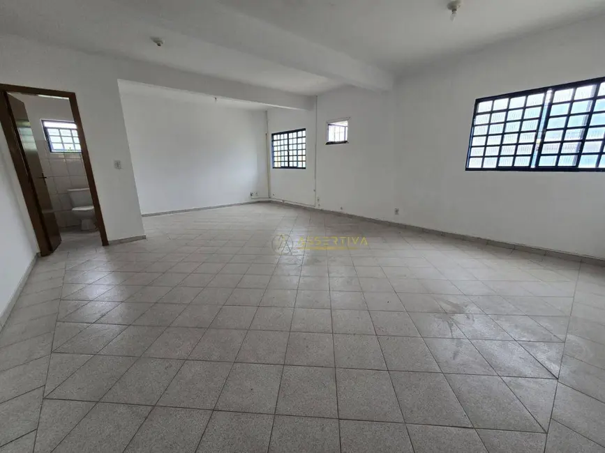 Armazém / Galpão para alugar, 1500m2 em Sao Jose Dos Campos - SP - imagem 4 Foto 4 de Armazém / Galpão para alugar, 1500m2 em Sao Jose Dos Campos - SP