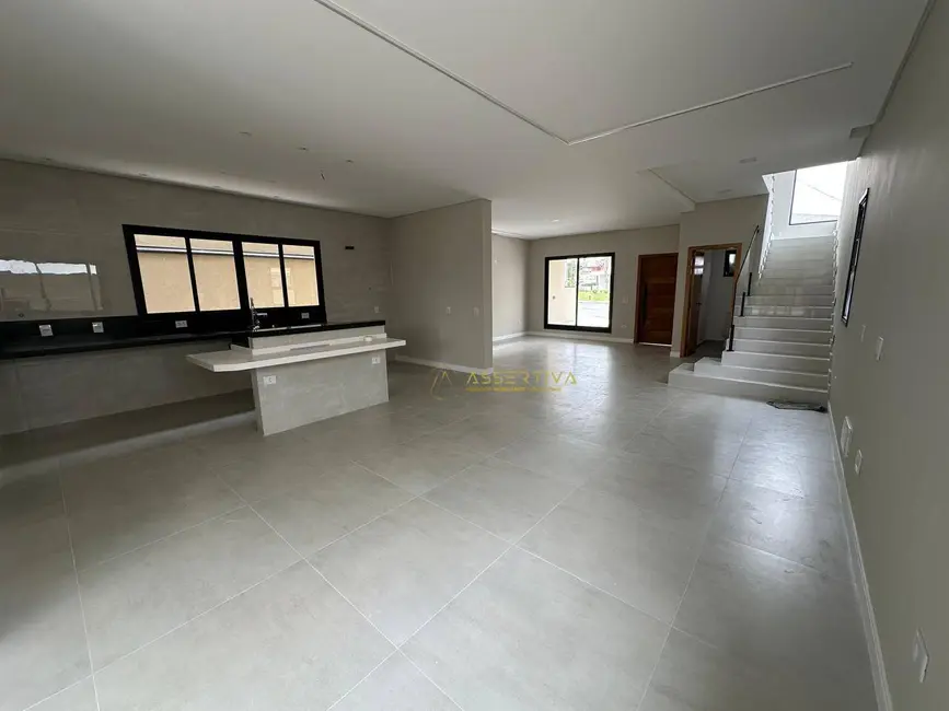 Casa de Condomínio com 3 quartos à venda, 260m2 em Sao Jose Dos Campos - SP - imagem 4 Foto 4 de Casa de Condomínio com 3 quartos à venda, 260m2 em Sao Jose Dos Campos - SP