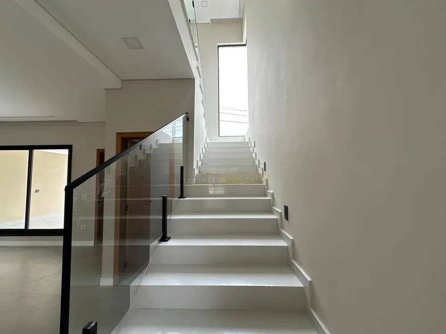 Casa de Condomínio com 3 quartos à venda, 260m2 em Sao Jose Dos Campos - SP - imagem 9 Foto 9 de Casa de Condomínio com 3 quartos à venda, 260m2 em Sao Jose Dos Campos - SP