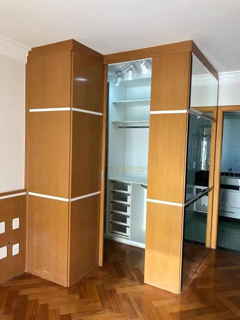Apartamento com 4 quartos para alugar, 194m2 em Sao Jose Dos Campos - SP - imagem 6 Foto 6 de Apartamento com 4 quartos para alugar, 194m2 em Sao Jose Dos Campos - SP