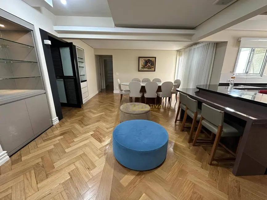 Apartamento com 3 quartos para alugar, 172m2 em Sao Jose Dos Campos - SP - imagem 7 Foto 7 de Apartamento com 3 quartos para alugar, 172m2 em Sao Jose Dos Campos - SP