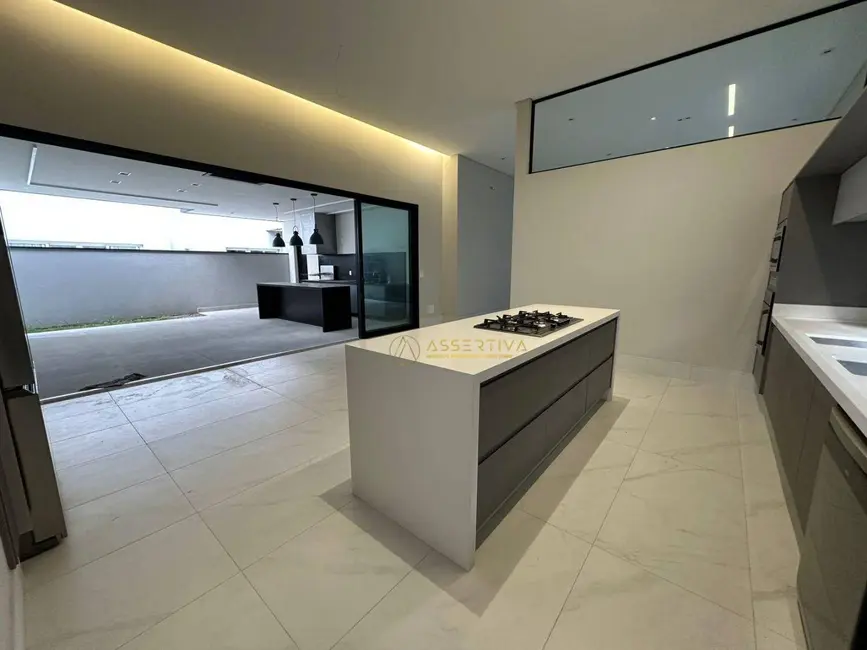 Casa de Condomínio com 3 quartos à venda e para alugar, 450m2 em Sao Jose Dos Campos - SP - imagem 9 Foto 9 de Casa de Condomínio com 3 quartos à venda e para alugar, 450m2 em Sao Jose Dos Campos - SP