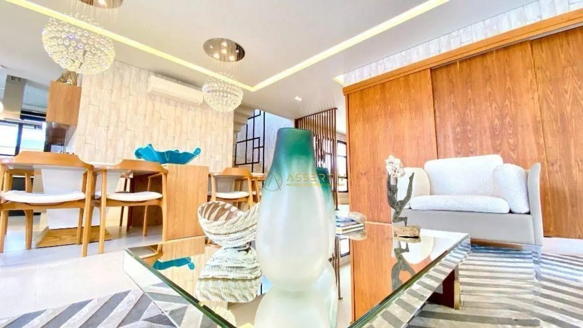 Foto 4 de Casa de Condomínio com 5 quartos à venda, 450m2 em Sao Jose Dos Campos - SP