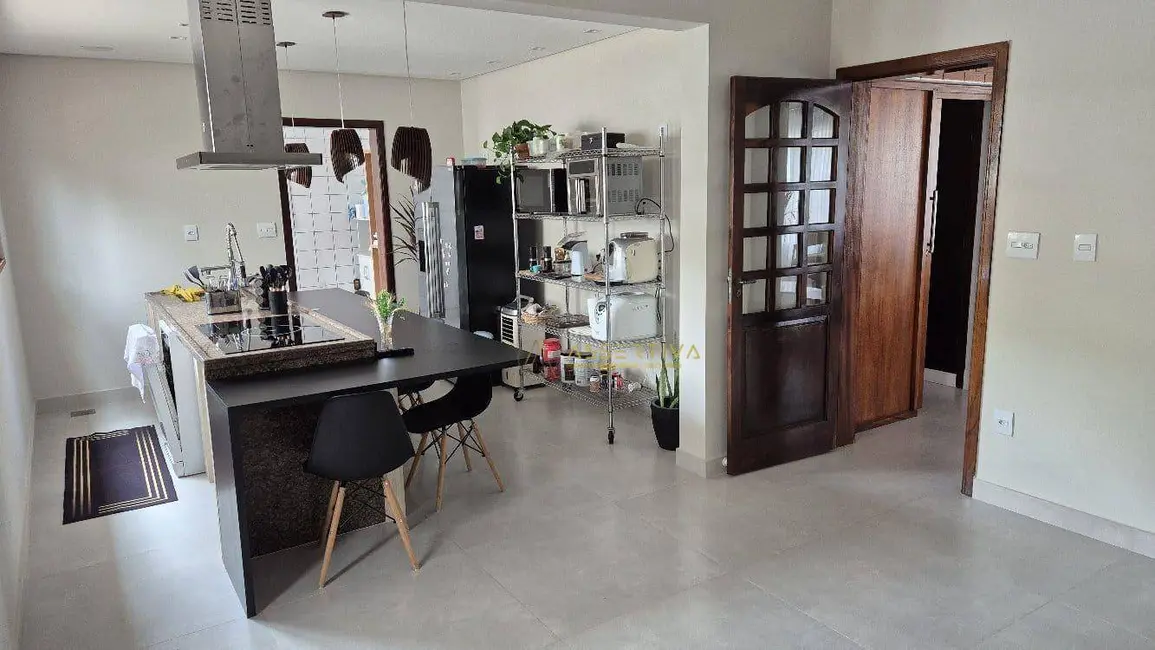 Casa de Condomínio com 4 quartos para alugar, 490m2 em Sao Jose Dos Campos - SP - imagem 5 Foto 5 de Casa de Condomínio com 4 quartos para alugar, 490m2 em Sao Jose Dos Campos - SP
