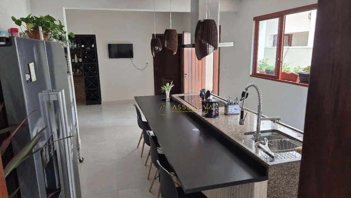 Casa de Condomínio com 4 quartos para alugar, 490m2 em Sao Jose Dos Campos - SP - imagem 6 Foto 6 de Casa de Condomínio com 4 quartos para alugar, 490m2 em Sao Jose Dos Campos - SP