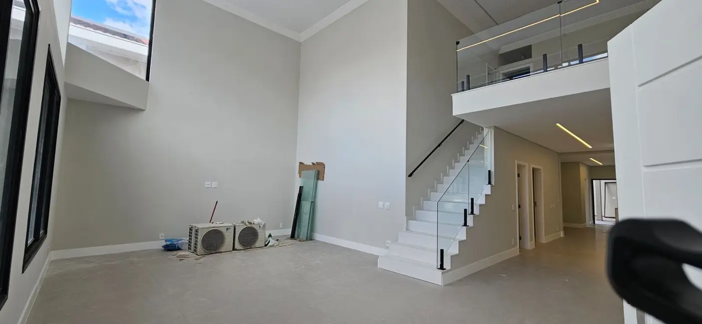 Foto 3 de Casa de Condomínio com 5 quartos à venda, 360m2 em Sao Jose Dos Campos - SP