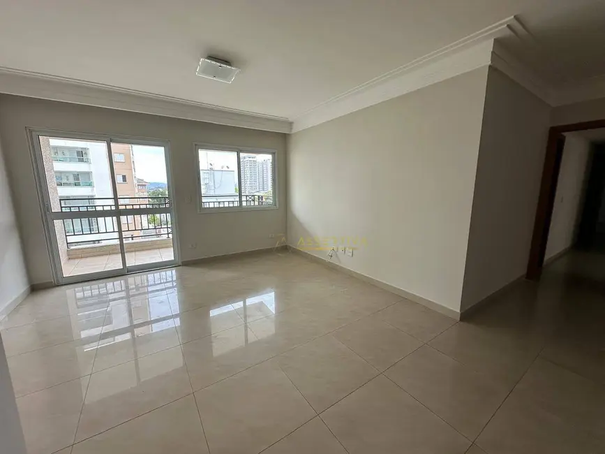 Apartamento com 4 quartos para alugar, 172m2 em Sao Jose Dos Campos - SP - imagem 8 Foto 8 de Apartamento com 4 quartos para alugar, 172m2 em Sao Jose Dos Campos - SP