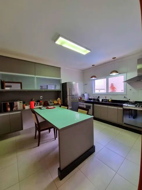 Foto 3 de Casa de Condomínio com 4 quartos à venda, 250m2 em Sao Jose Dos Campos - SP