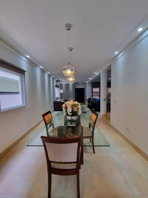 Foto 9 de Casa de Condomínio com 4 quartos à venda, 250m2 em Sao Jose Dos Campos - SP