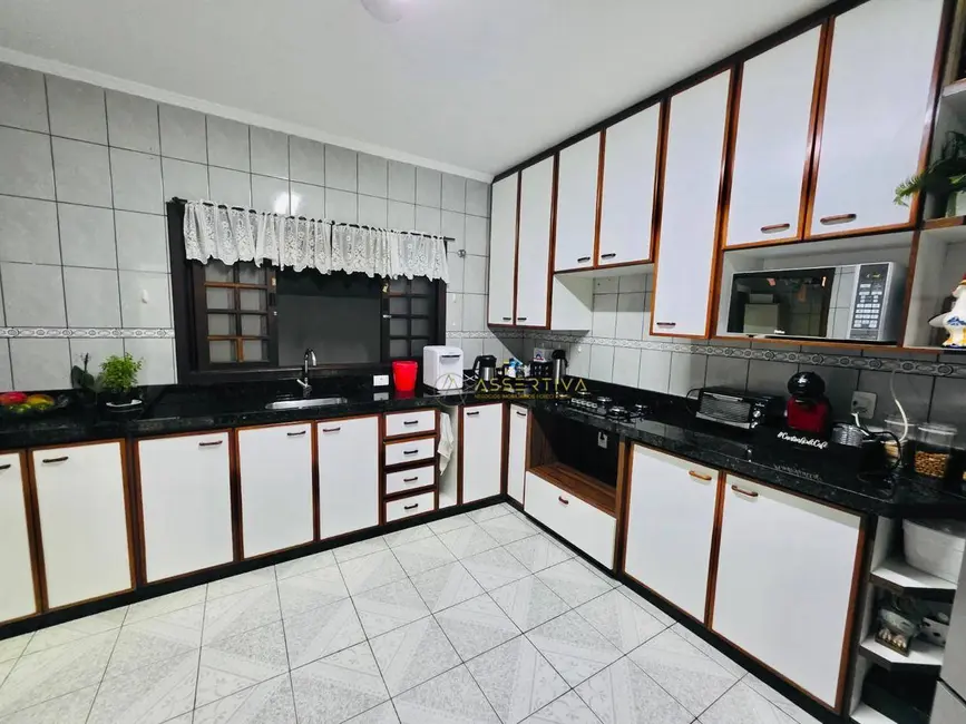 Foto 8 de Casa de Condomínio com 4 quartos para alugar, 360m2 em Sao Jose Dos Campos - SP
