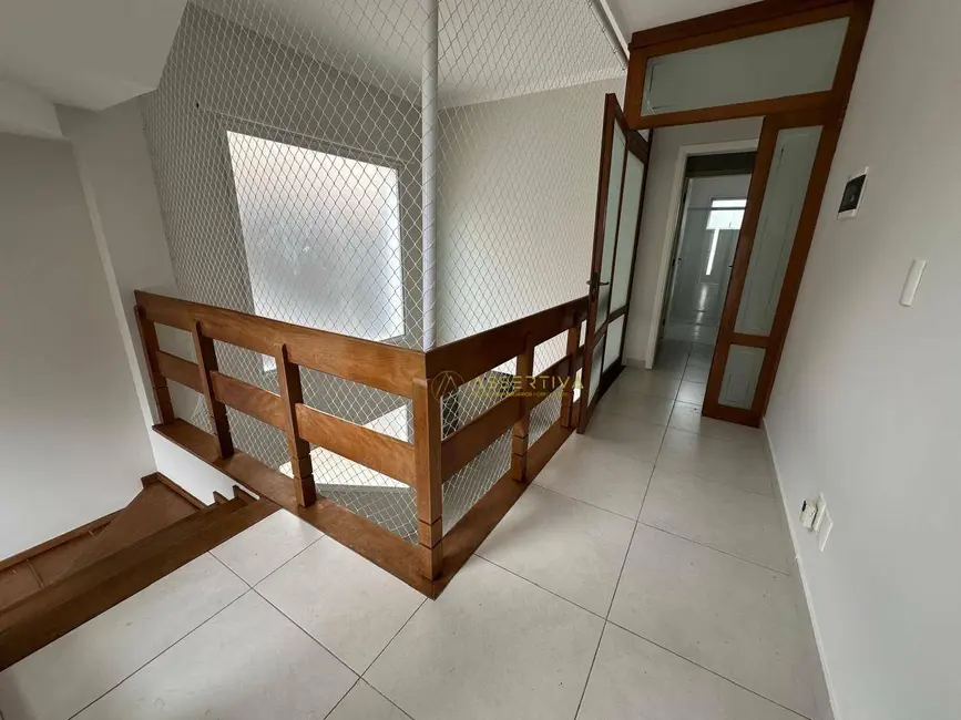 Foto 9 de Casa de Condomínio com 4 quartos à venda e para alugar, 300m2 em Sao Jose Dos Campos - SP