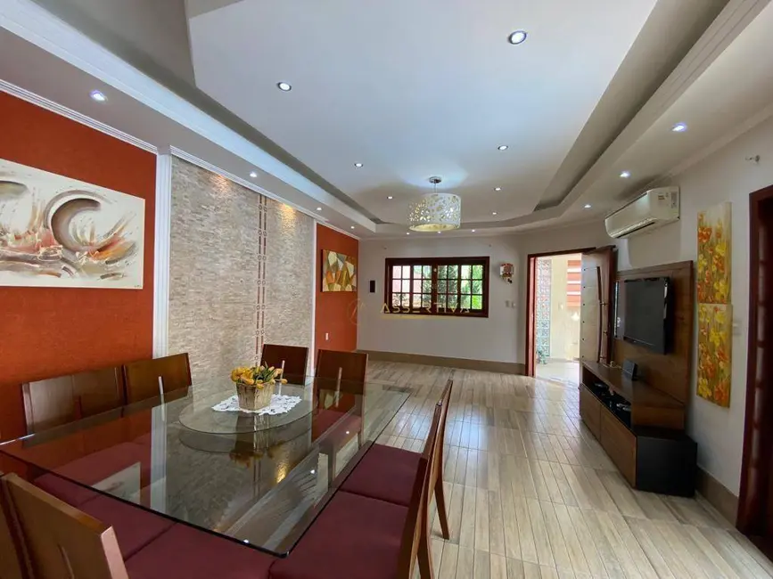 Foto 2 de Casa com 3 quartos à venda, 350m2 em Parque Residencial Santo André, Cacapava - SP