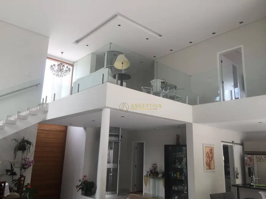 Foto 9 de Sobrado com 4 quartos para alugar, 350m2 em Sao Jose Dos Campos - SP