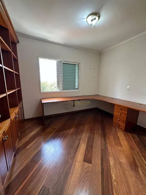 Apartamento com 3 quartos para alugar, 172m2 em Sao Jose Dos Campos - SP - imagem 4 Foto 4 de Apartamento com 3 quartos para alugar, 172m2 em Sao Jose Dos Campos - SP