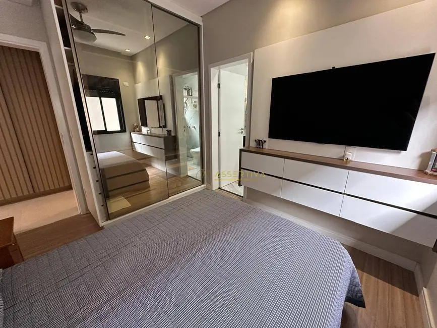 Casa de Condomínio com 3 quartos à venda, 308m2 em Sao Jose Dos Campos - SP - imagem 9 Foto 9 de Casa de Condomínio com 3 quartos à venda, 308m2 em Sao Jose Dos Campos - SP