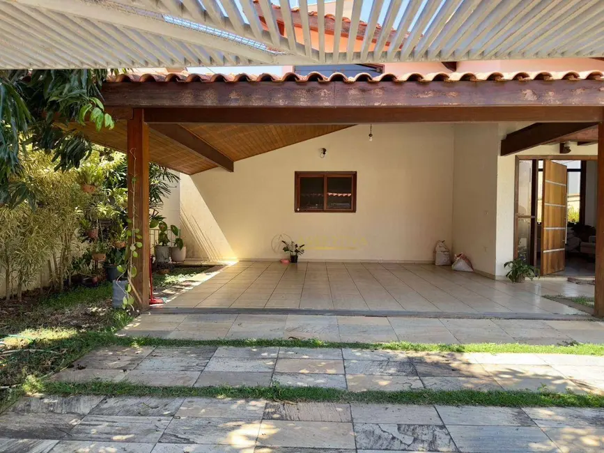 Foto 1 de Casa com 3 quartos à venda e para alugar, 657m2 em Jardim Residencial Doutor Lessa, Pindamonhangaba - SP