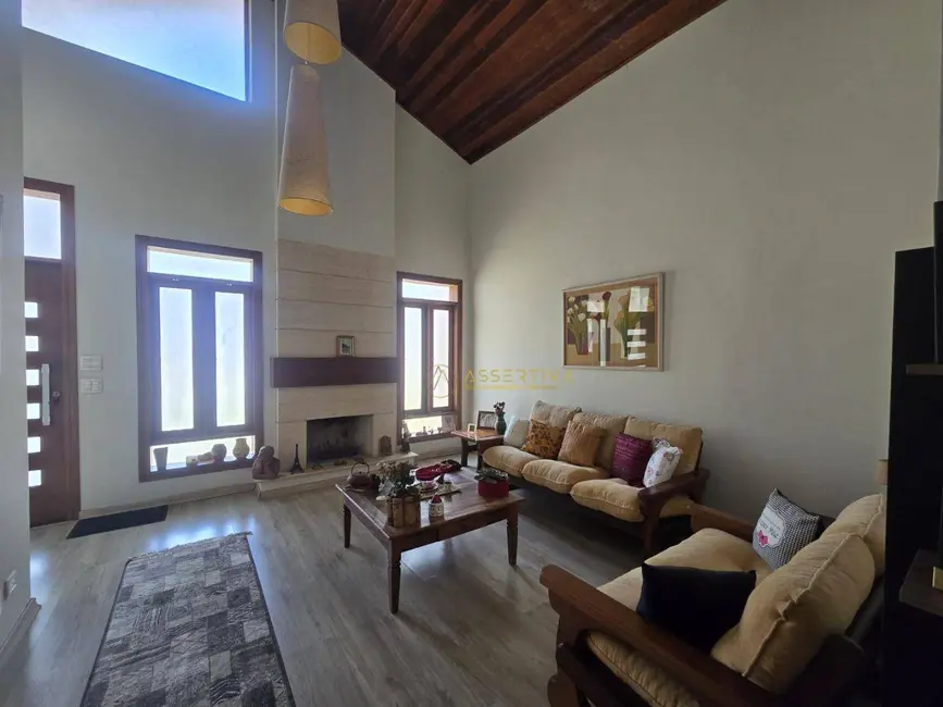 Foto 3 de Casa de Condomínio com 3 quartos à venda, 720m2 em Sao Jose Dos Campos - SP