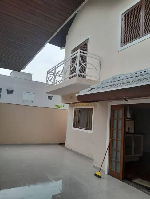 Foto 2 de Casa de Condomínio com 4 quartos à venda, 300m2 em Sao Jose Dos Campos - SP