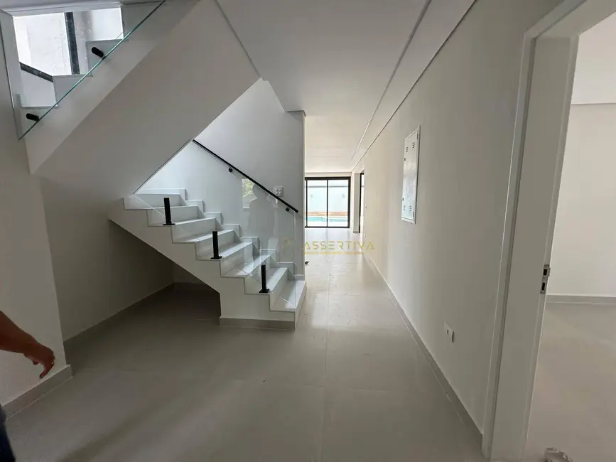 Foto 2 de Casa de Condomínio com 5 quartos à venda, 360m2 em Sao Jose Dos Campos - SP