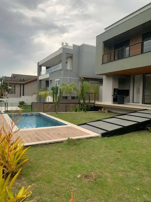 Casa de Condomínio com 3 quartos à venda, 800m2 em Sao Jose Dos Campos - SP - imagem 1 Foto 1 de Casa de Condomínio com 3 quartos à venda, 800m2 em Sao Jose Dos Campos - SP