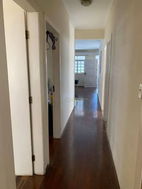 Foto 2 de Casa com 4 quartos à venda, 250m2 em Sao Jose Dos Campos - SP