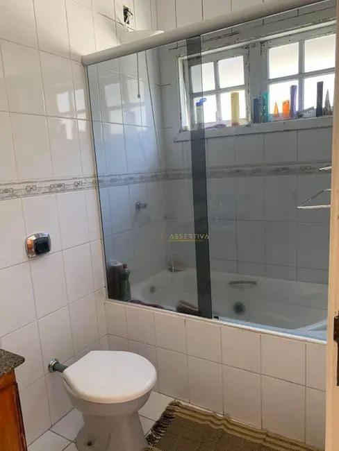 Foto 4 de Casa com 4 quartos à venda, 250m2 em Sao Jose Dos Campos - SP