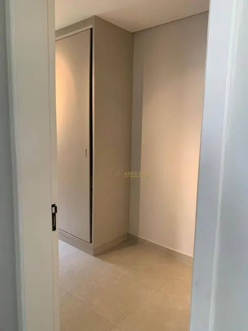 Casa de Condomínio com 4 quartos à venda, 400m2 em Sao Jose Dos Campos - SP - imagem 3 Foto 3 de Casa de Condomínio com 4 quartos à venda, 400m2 em Sao Jose Dos Campos - SP