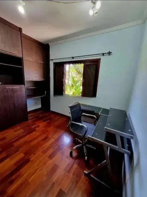 Casa de Condomínio com 4 quartos à venda, 250m2 em Sao Jose Dos Campos - SP - imagem 3 Foto 3 de Casa de Condomínio com 4 quartos à venda, 250m2 em Sao Jose Dos Campos - SP