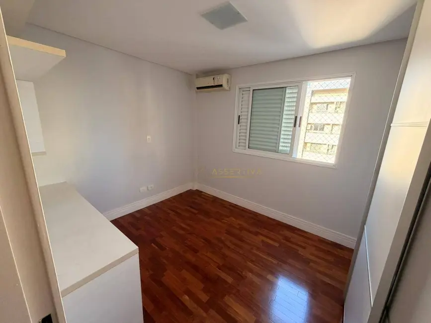 Apartamento com 4 quartos para alugar, 270m2 em Sao Jose Dos Campos - SP - imagem 9 Foto 9 de Apartamento com 4 quartos para alugar, 270m2 em Sao Jose Dos Campos - SP