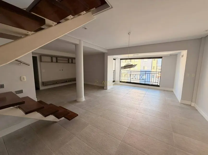 Apartamento com 4 quartos para alugar, 270m2 em Sao Jose Dos Campos - SP - imagem 2 Foto 2 de Apartamento com 4 quartos para alugar, 270m2 em Sao Jose Dos Campos - SP